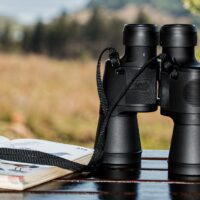 binoculars-995779_1920